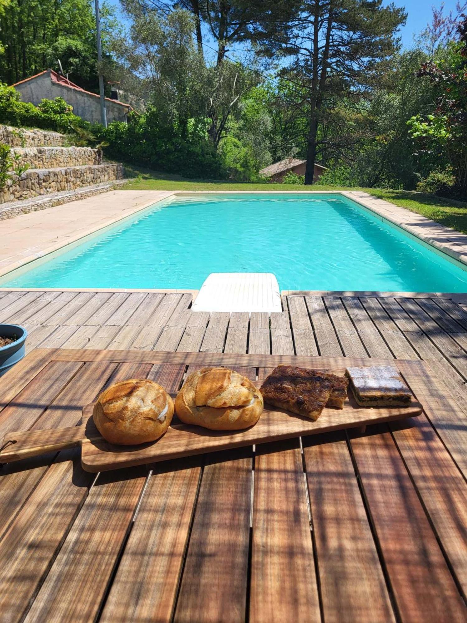 Lou Mas Del Ranc Bed & Breakfast Roquesteron Luaran gambar